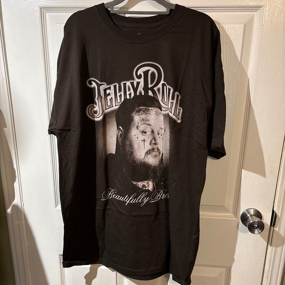NWT Jelly Roll Brown Graphic Band Tee